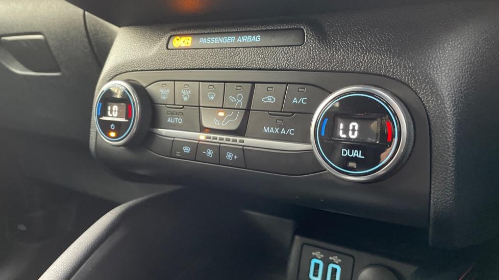 Dual Zone Climate Control 