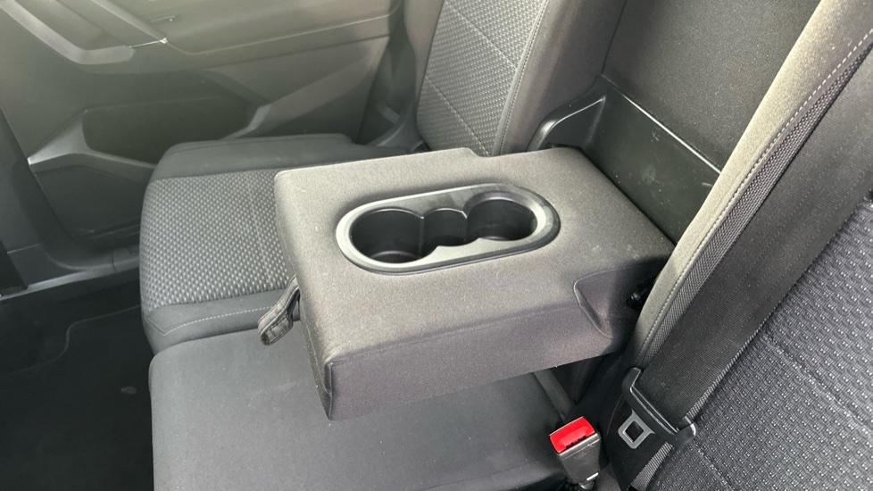 Rear Armrest/ Cup Holder