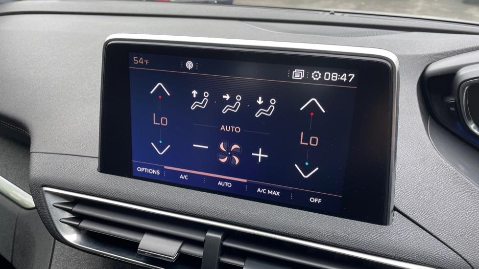 Dual Zone Climate Control 