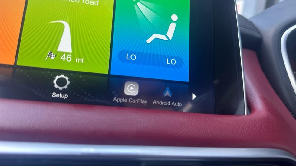 Apple Car Play & Android Auto