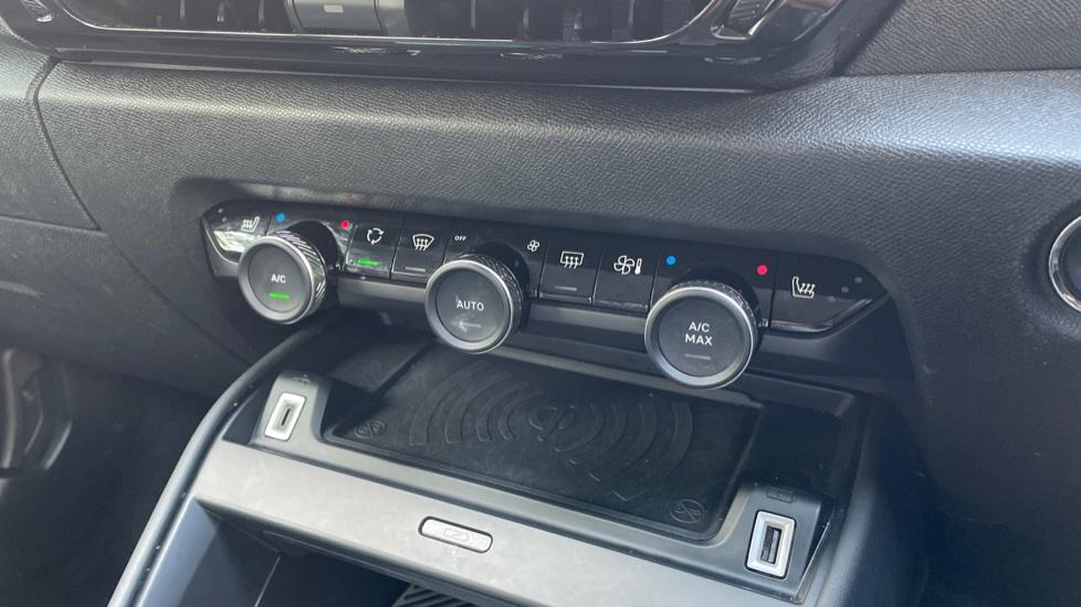 Dual Zone Climate Control 