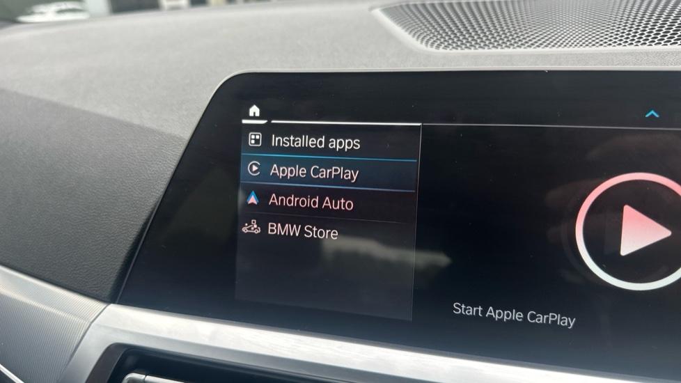 Apple Car Play & Android Auto