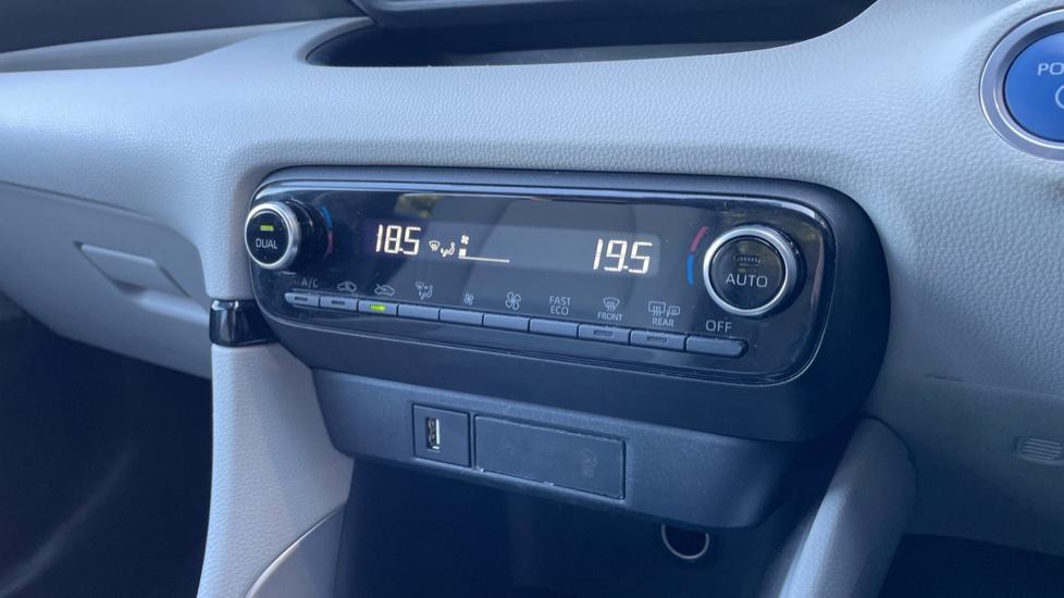 Dual Zone Climate Control 