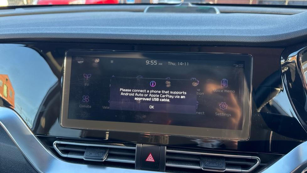 Apple Car Play & Android Auto