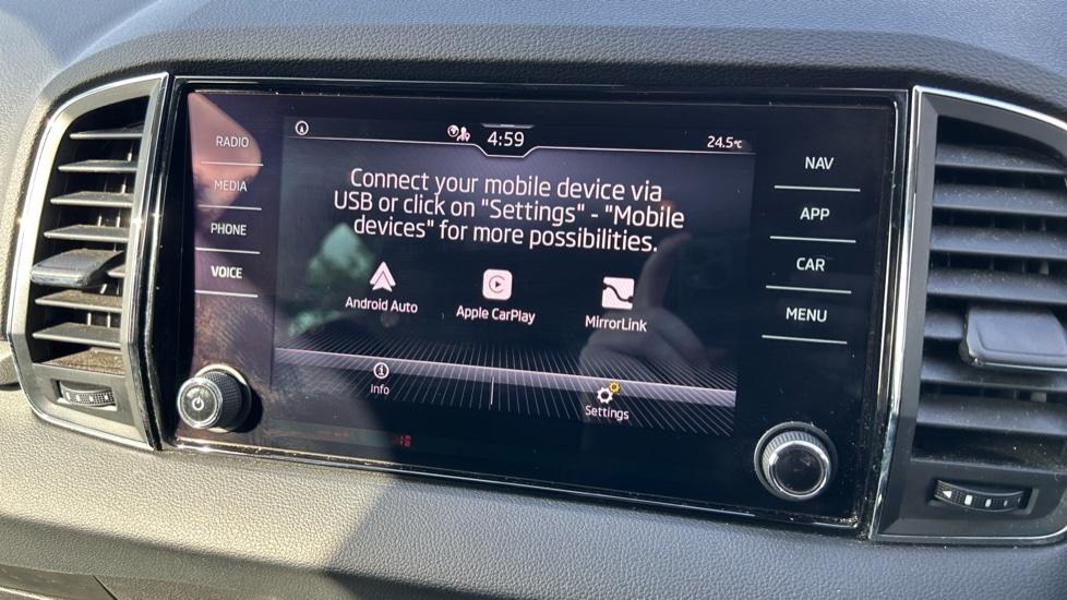 Apple Car Play & Android Auto