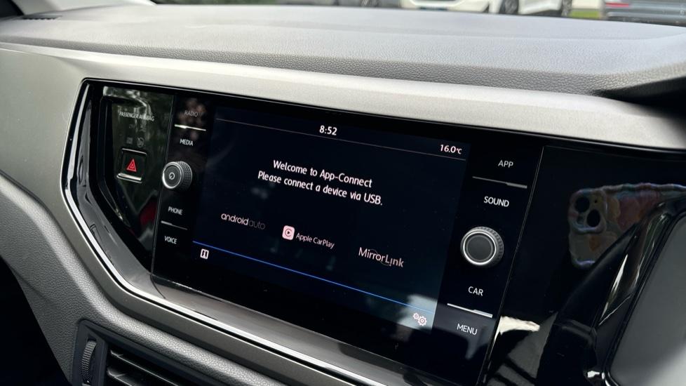 Apple Car Play & Android Auto