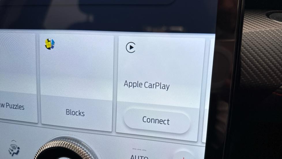 Apple Car Play & Android Auto