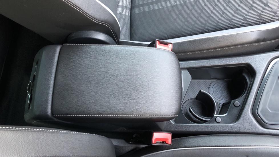 Rear Armrest/ Cup Holder