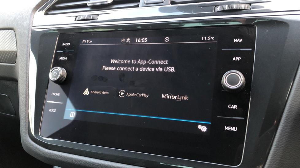 Apple Car Play & Android Auto