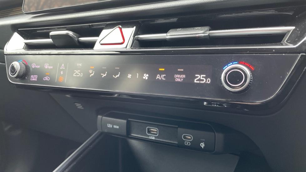 Dual Zone Climate Control 