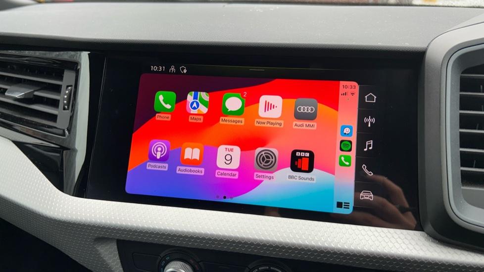 Apple Car Play & Android Auto