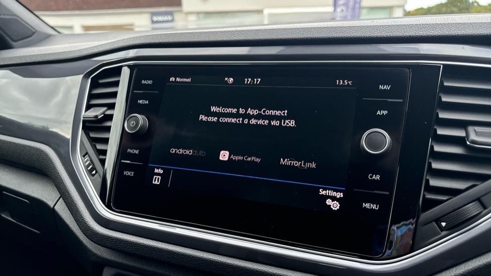 Apple Car Play & Android Auto