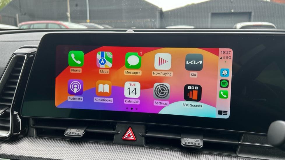 Apple Car Play & Android Auto