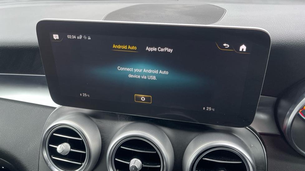 Apple Car Play & Android Auto