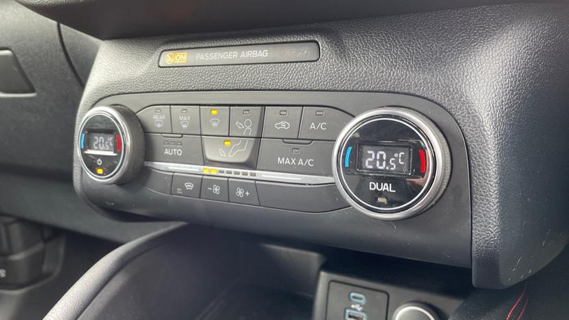 Dual Zone Climate Control 