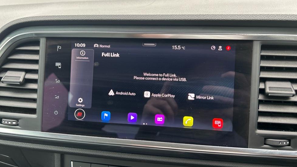 Apple Car Play & Android Auto