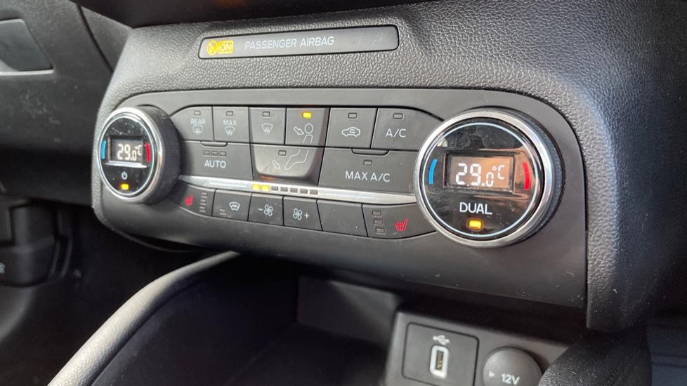 Dual Zone Climate Control 