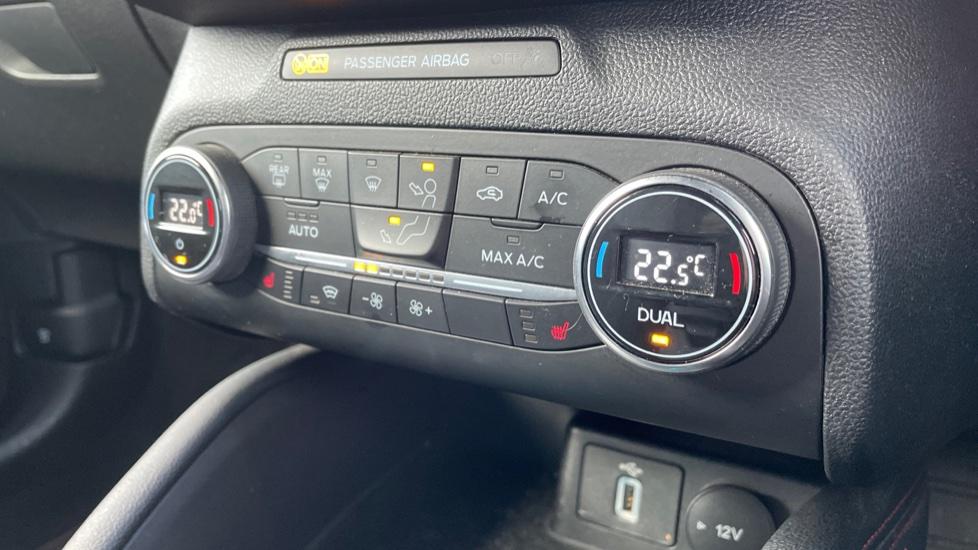 Dual Zone Climate Control 