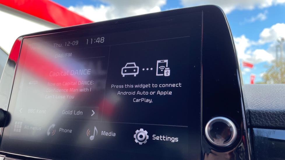 Apple Car Play & Android Auto