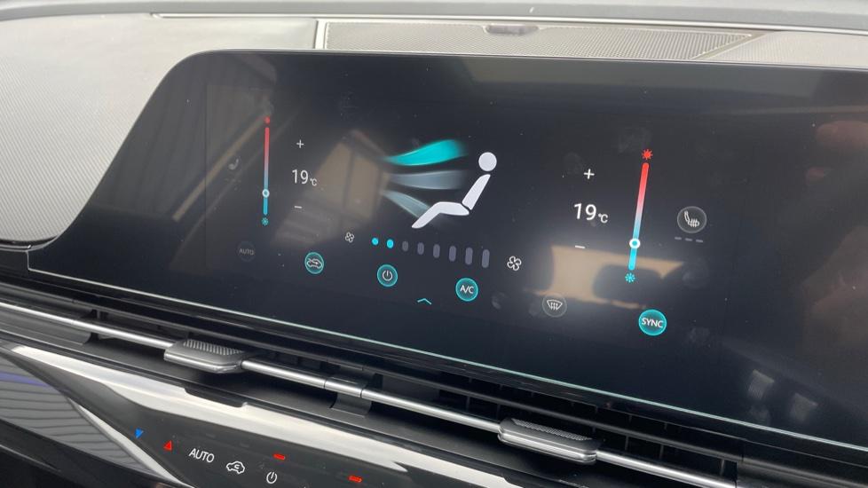 Dual Zone Climate Control 