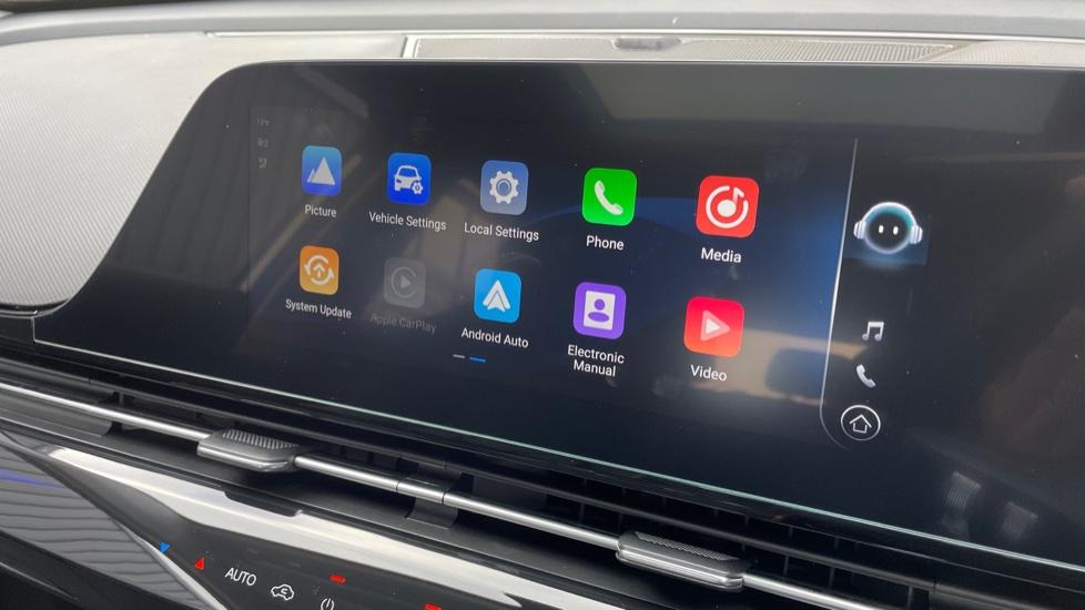 Apple Car Play & Android Auto