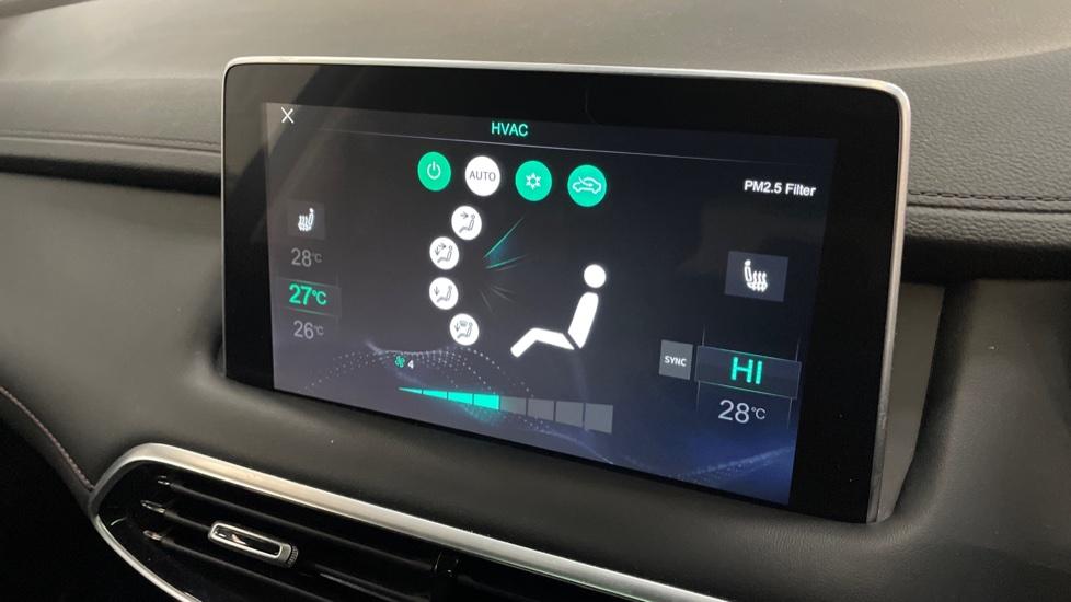 Dual Zone Climate Control 