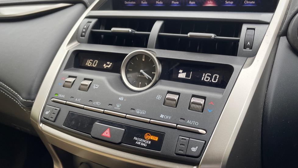 Dual Zone Climate Control 