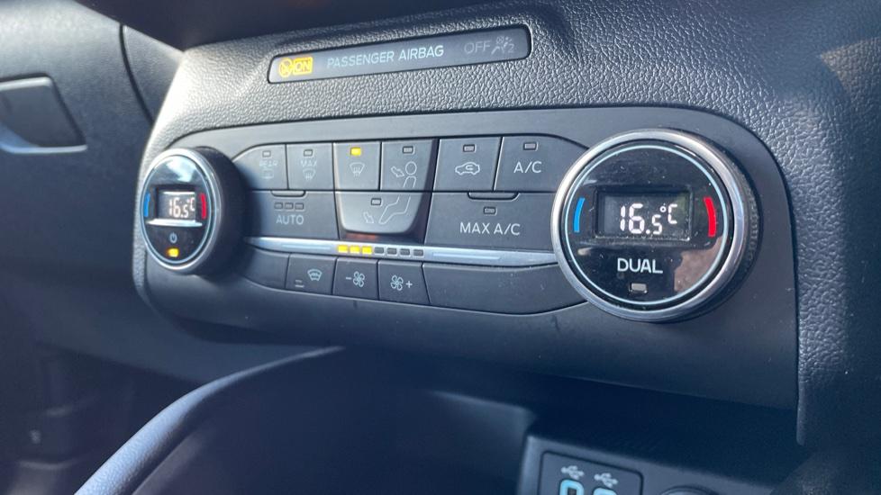 Dual Zone Climate Control 