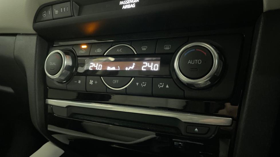 Dual Zone Climate Control 