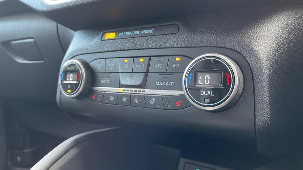 Dual Zone Climate Control 