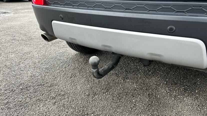 Electrically Deployable Towbar