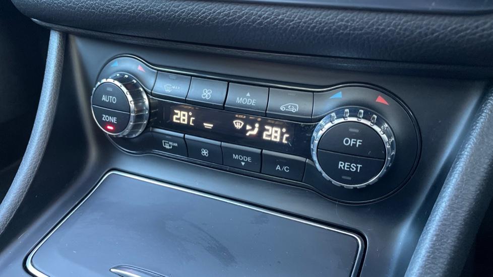 Dual Zone Climate Control 