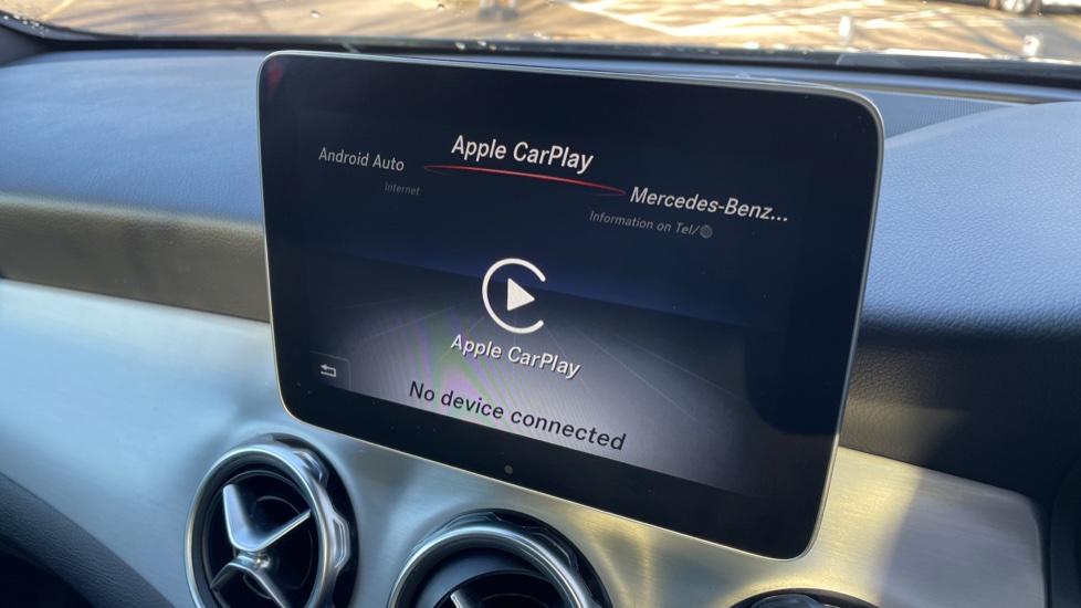 Apple Car Play & Android Auto