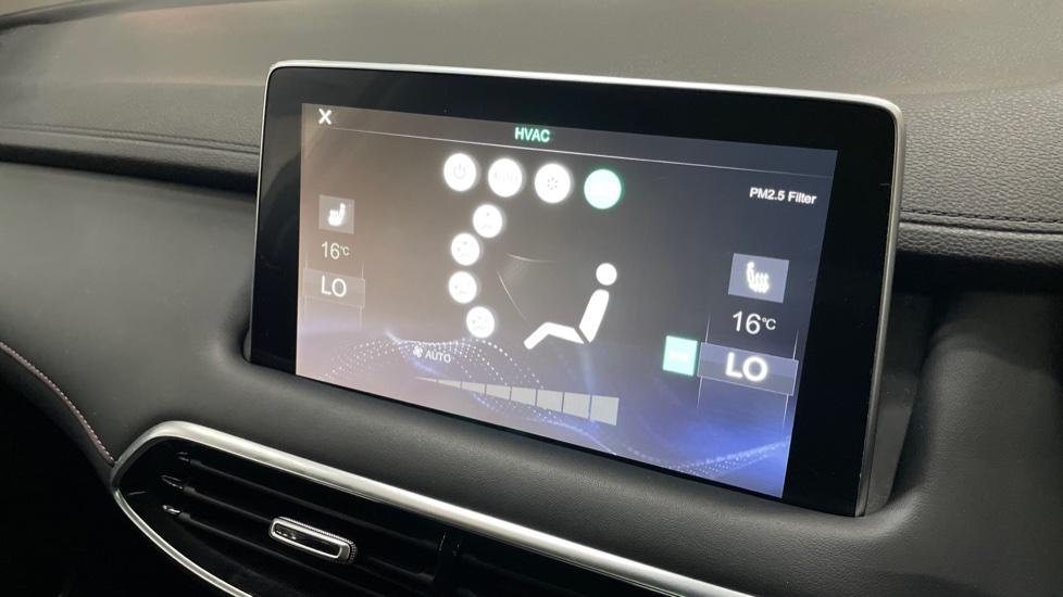 Dual Zone Climate Control 