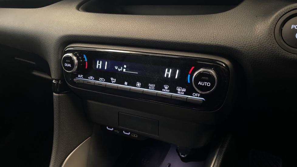 Dual Zone Climate Control 