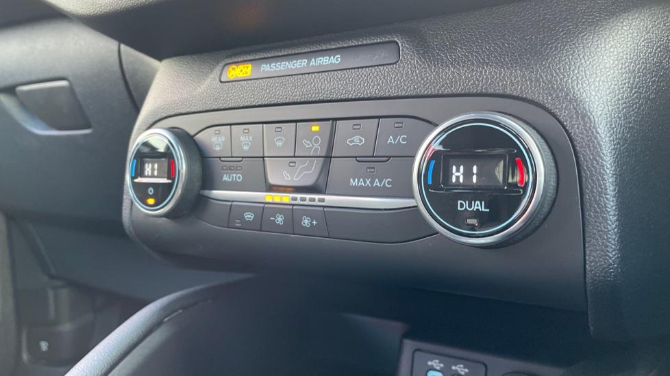 Dual Zone Climate Control 