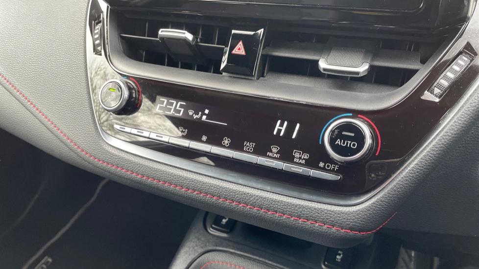 Dual Zone Climate Control 