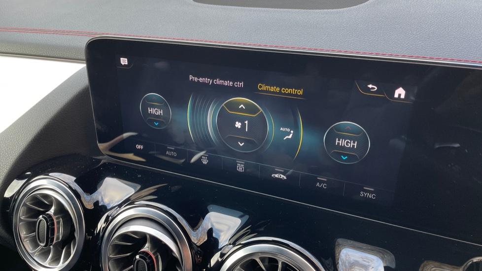 Dual Zone Climate Control 