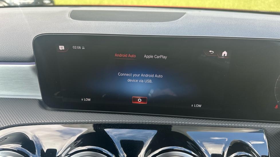 Apple Car Play & Android Auto