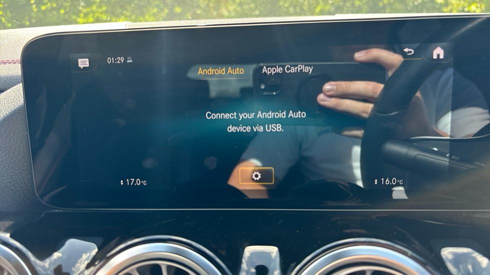 Apple Car Play & Android Auto