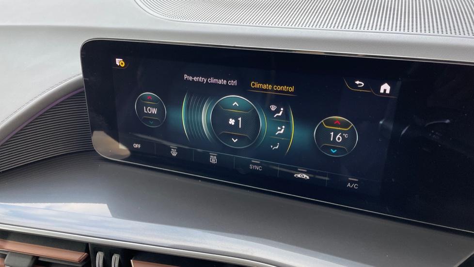 Dual Zone Climate Control 