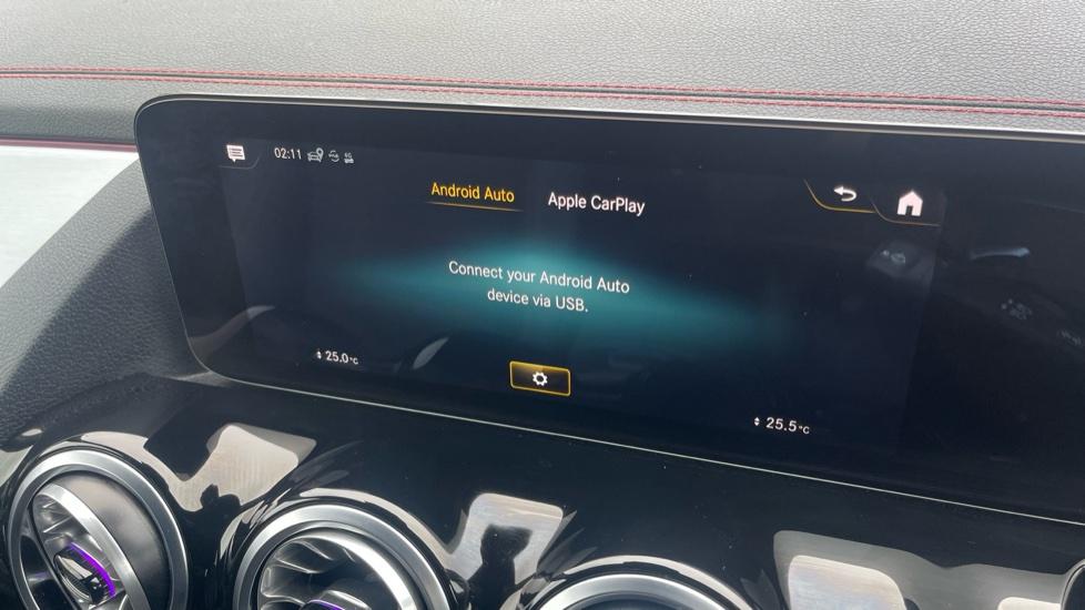 Apple Car Play & Android Auto