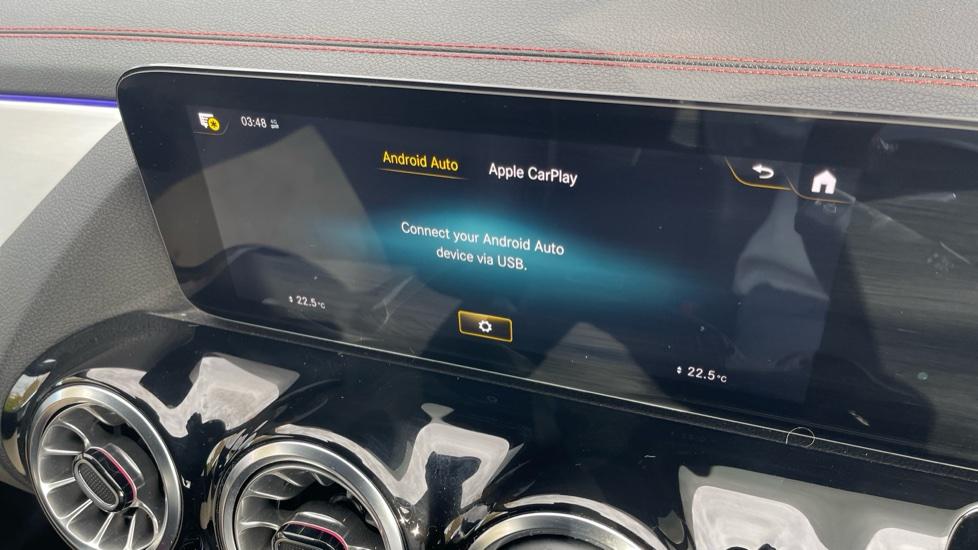 Apple Car Play & Android Auto