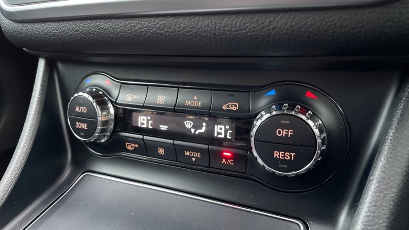 Dual Zone Climate Control 