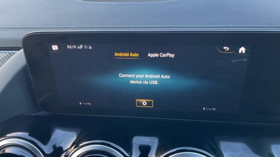 Apple Car Play & Android Auto