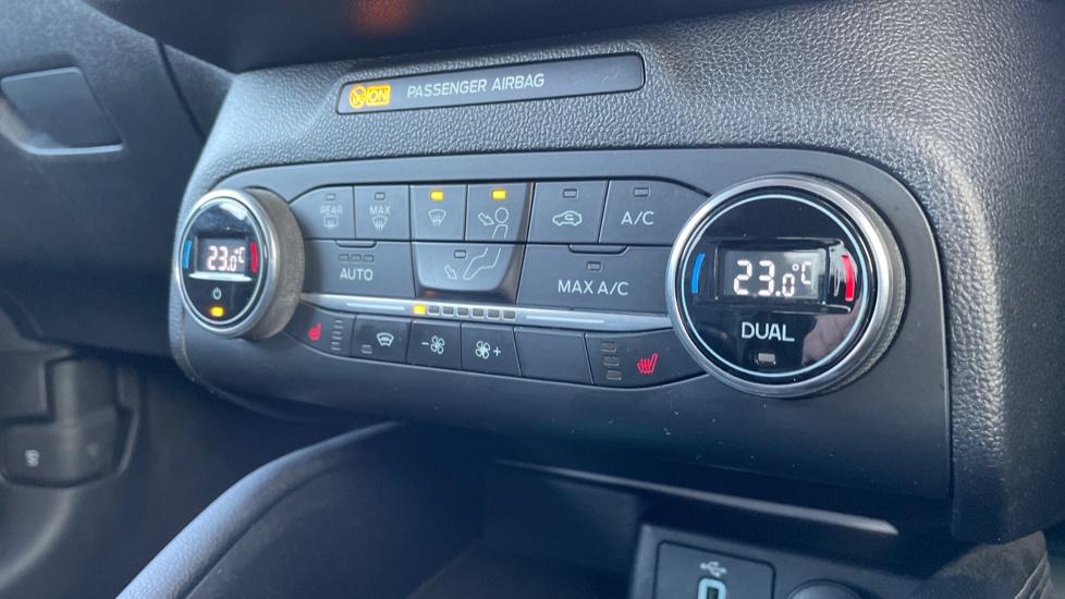 Dual Zone Climate Control 