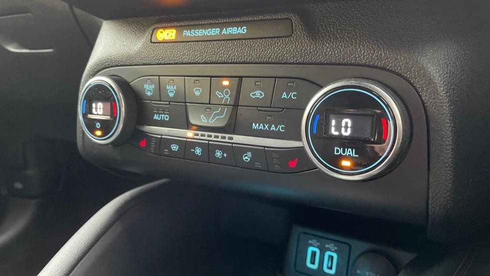 Dual Zone Climate Control 