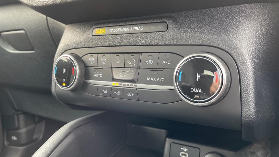 Dual Zone Climate Control 