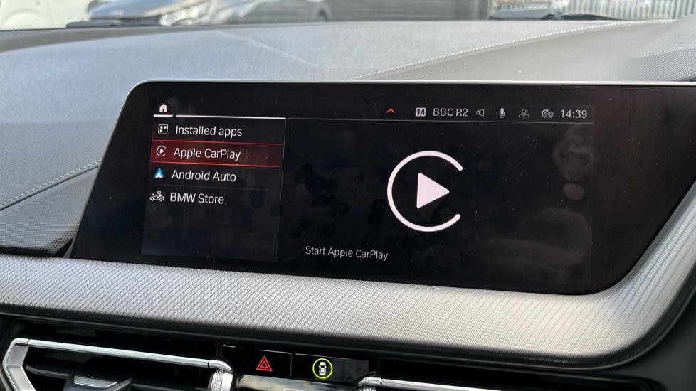 Apple Car Play & Android Auto