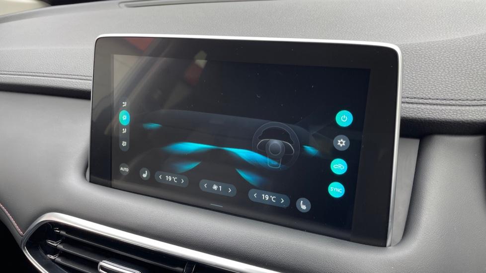 Dual Zone Climate Control 